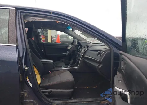 2015 Toyota Camry Le z USA, uszkodzony, nr VIN 4T4BF1FK8FR504725